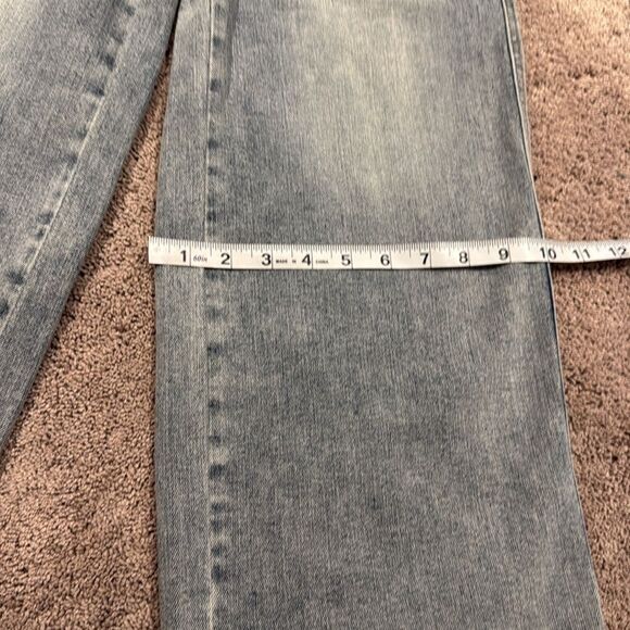 Judy blue! Tummy control mid rise wide leg crop with stretch!
3/26 - Picture 4 of 9